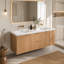 Meuble-lavabo double de 152 cm avec lavabo, rangement mural suspendu, façade cannelée et poignées dorées, style contemporain, idéal pour la salle de bain principale ou la suite d'invités.-1441884677