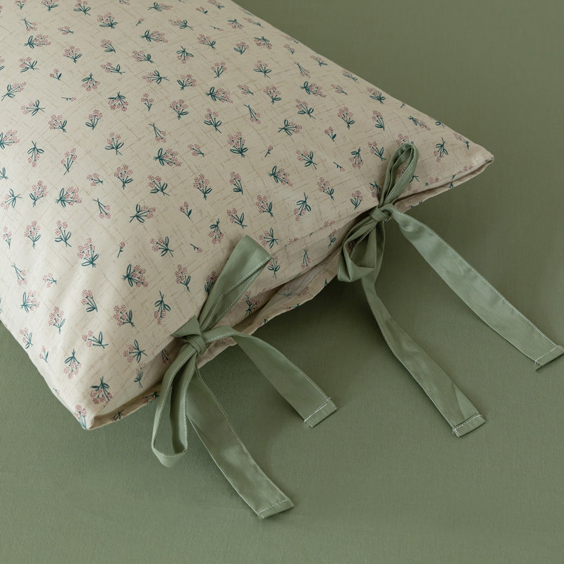 Minimalist Chic 3 PCS Floral Print Polyester Comforter Set, Beige/Pink, King Comforter + 2 Standard Pillowcases
