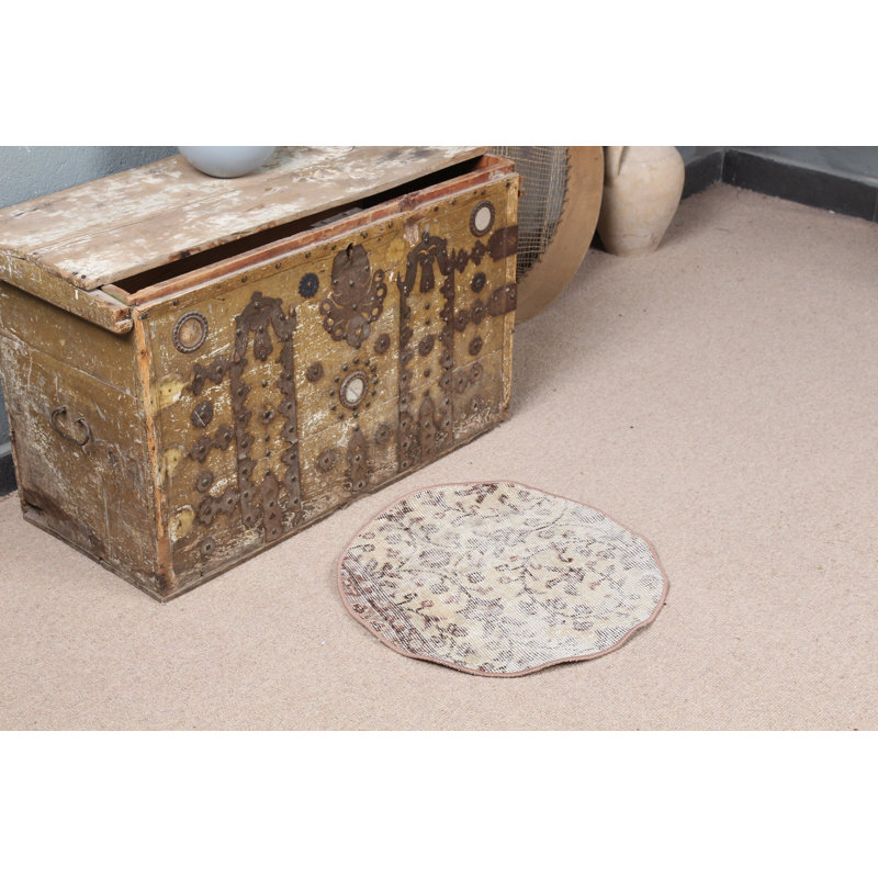 Add Warmth To Your Home With This Beige Turkish Round Rug Ideal For Any Modern Space
