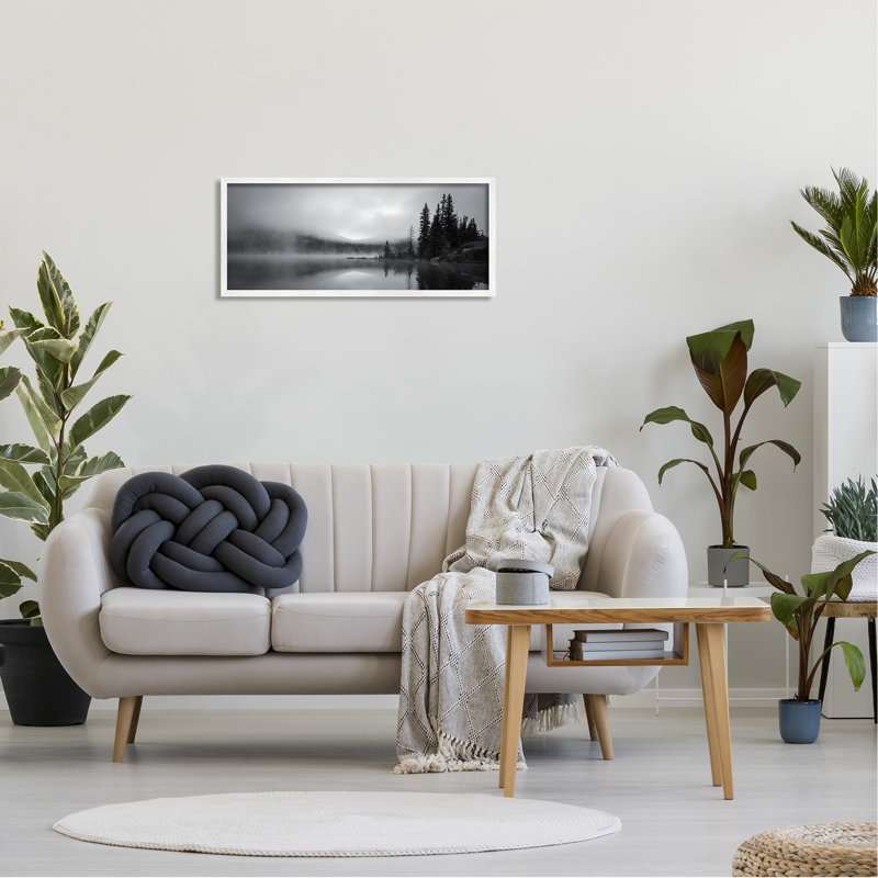 «Misty Lake» par Daniel Sproul, H 13 po x l 30 po x P 1,5 po, Giclée encadrée blanc bord de mer