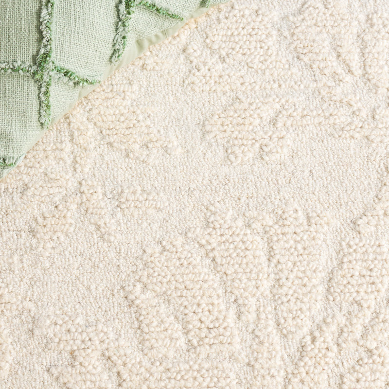 Naissa 353 Hand Tufted Wool/Cotton Floral Rug in Ivory, Rectangle 5' x 8'