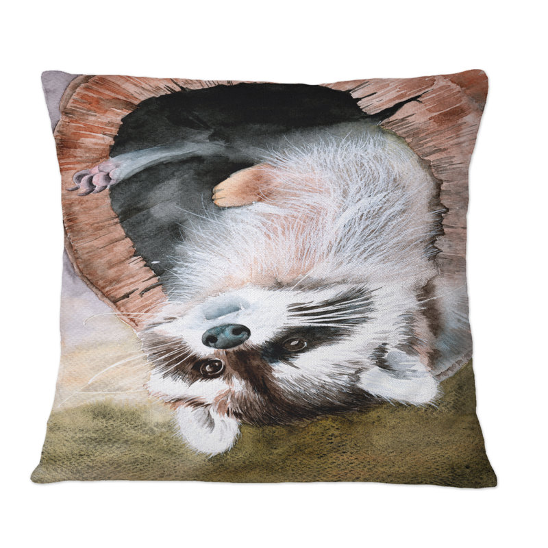 Coussin Fluffy Raccoon jouant à l'envers - imprimé traditionnel, 18 po x 18 po