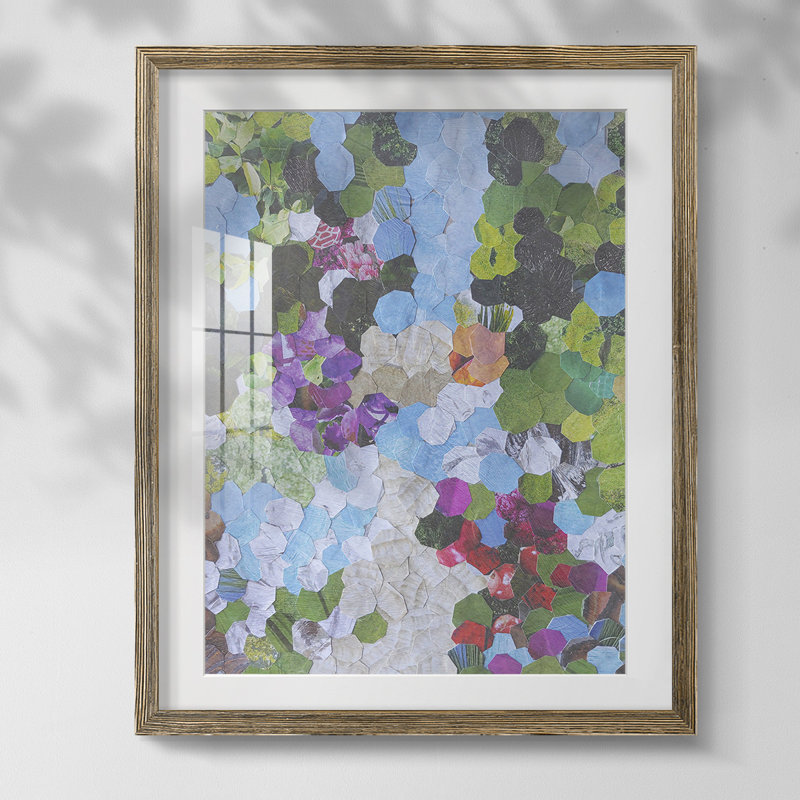 Printed Umber Curiosities II, reproduction encadrée, Papier avec cadre noyer, Blanc