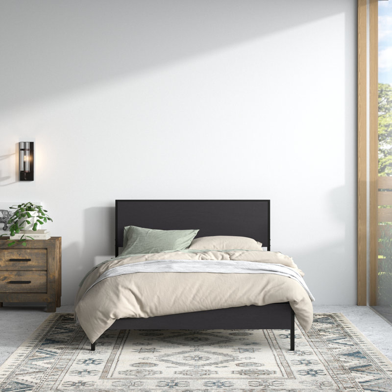 Lit plateforme en bois massif Millbrook avec tête de lit rectangulaire et rangement sous le lit, Double, Noir