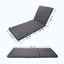 Ensemble de chaise longue en bois d'acacia massif avec coussin de détente (gris foncé et triple pli) - version crème assortie disponible-220541814