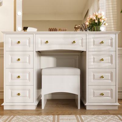 Luxurious Makeup Vanity