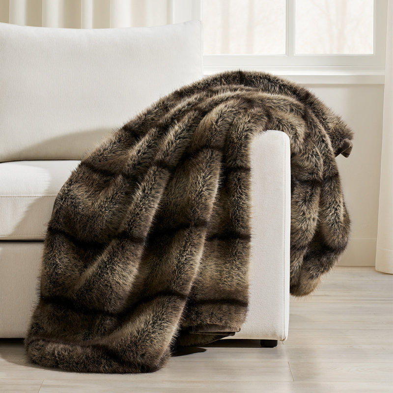 Jeté en fausse fourrure Aspen Luxe, Throw, Ombré brun sable ombré / rayé