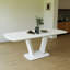 Table de salle à manger, table de salle à manger en panneau de fibres à densité moyenne et table de salle à manger extensible de style industriel moderne avec pieds en forme de U, convenant à la maison et au bureau