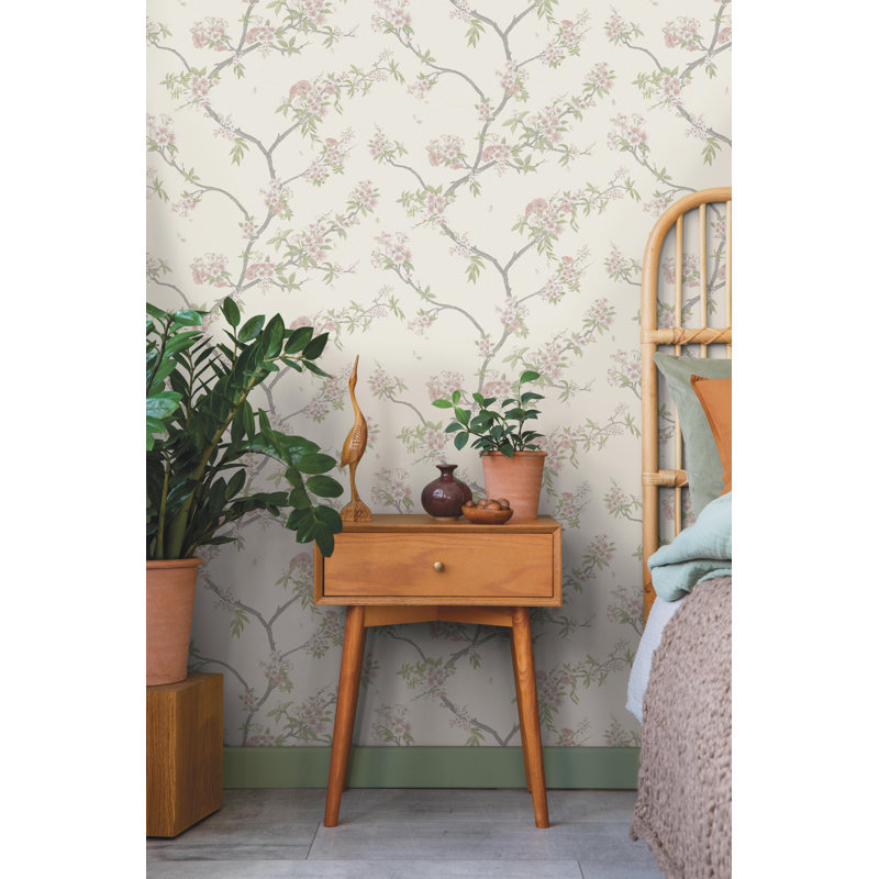 Papier peint texturé intissé, non encollé, motif cerises en fleurs rose crème, 57 pieds carrés.