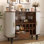 Armoire de bar Mid-Century moderne cannelée avec support à vin et porte-verres