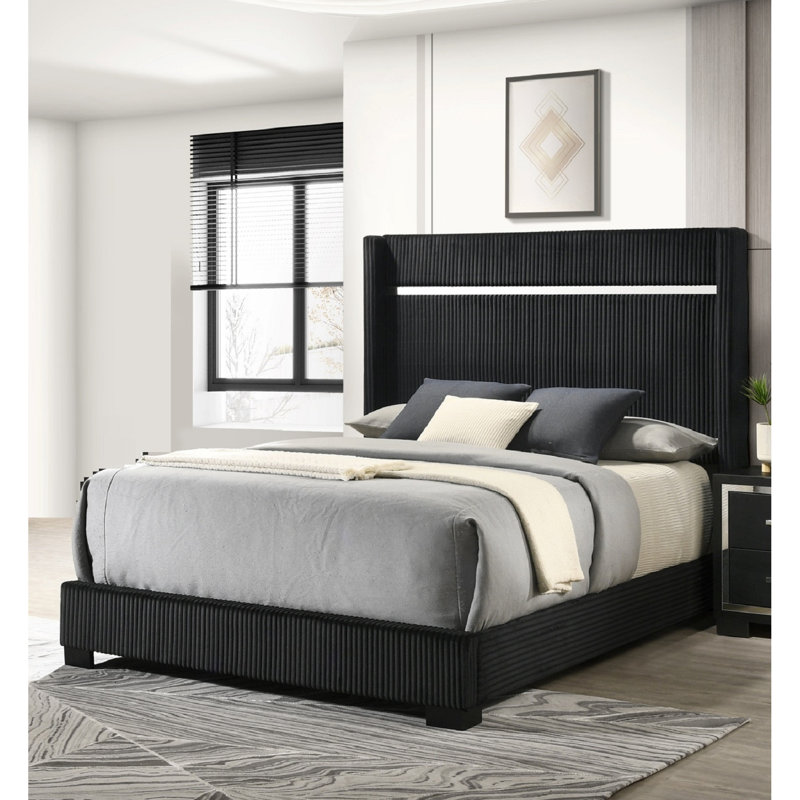 Grand lit moderne avec tête de lit haute en noir, mobilier de chambre à coucher, tête de lit noire à assemblage de cadre de bois, installation simple