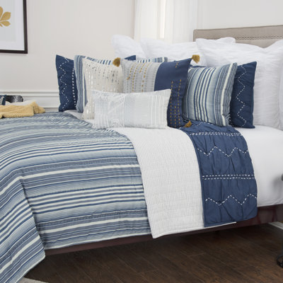 Maddux Place Quilt Set