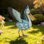 Statue de jardin de pélican en métal 18,5 po faite à la main avec piquets de sol, bleu ciel doux