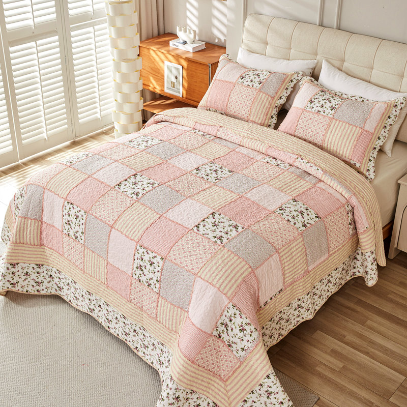 Quilted Patchwork Quilt, Full/Queen Quilt + 2 Standard Shams, Pink