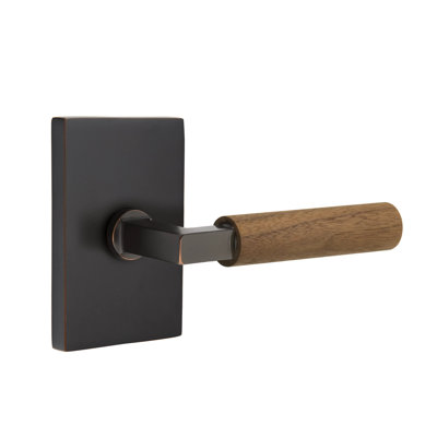 Ensemble de faux levier Emtek Select avec rosette rectangulaire moderne et tige carrée en L, poignée en noyer foncé
