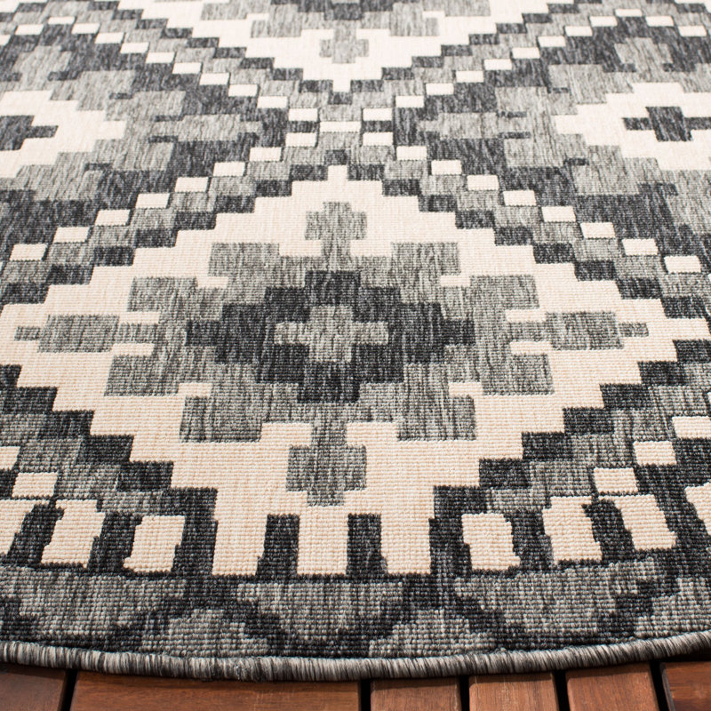 Northpoint Veranda Performance Southwestern Indoor/Outdoor Area Rug, Round 6'7"