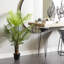 Plante artificielle contemporaine en pot