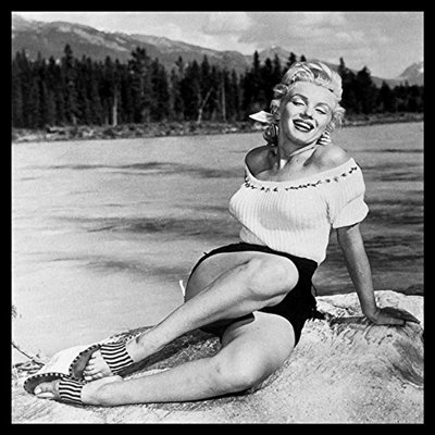 " Marilyn Monroe On The Beach "
