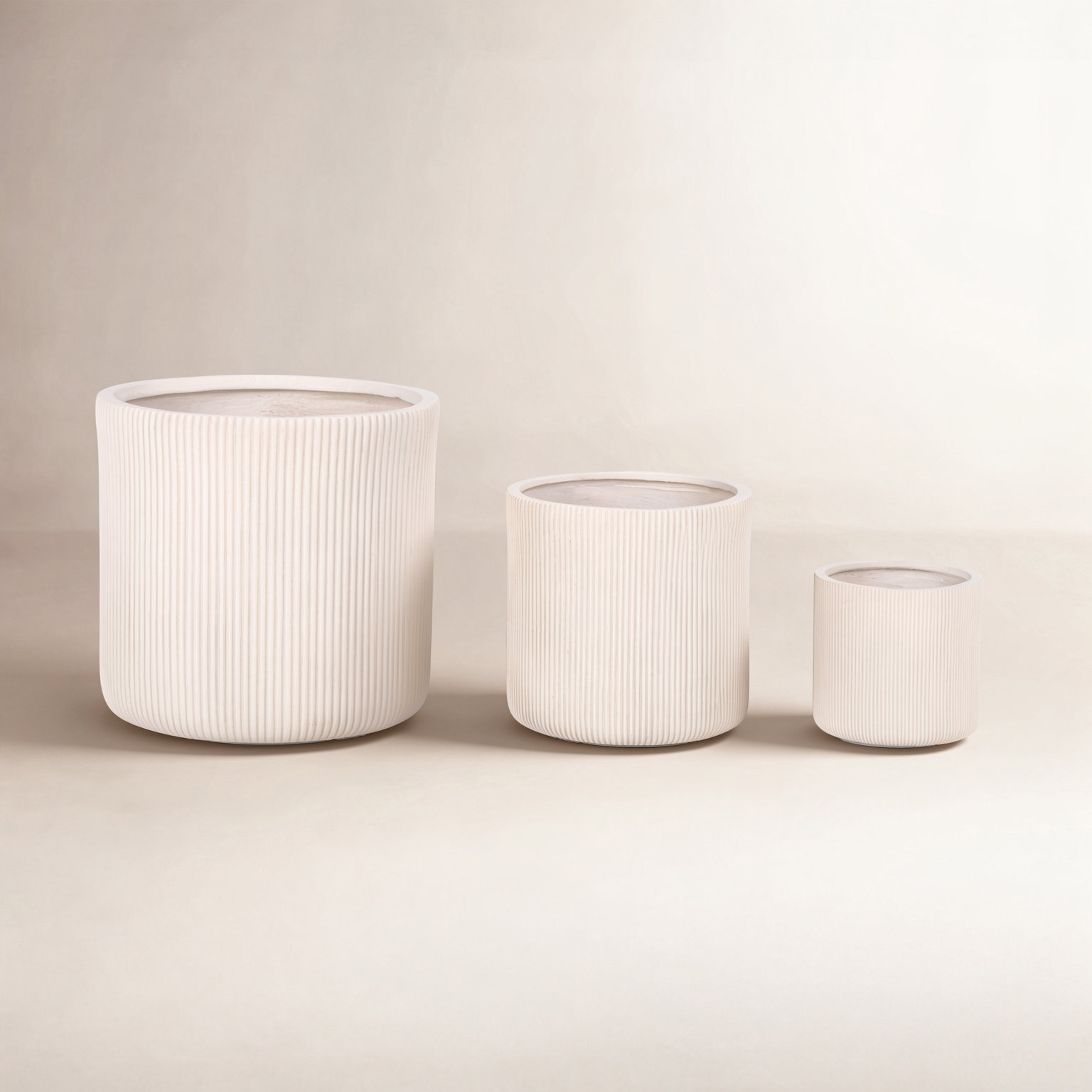 18" Pot Planter, Beige