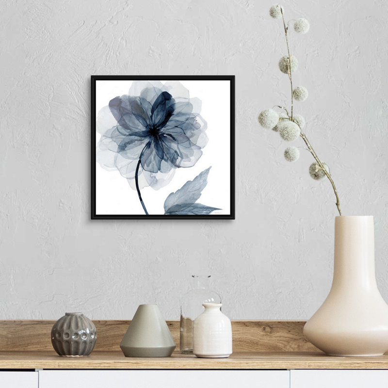 Indigo Bloom I - reproduction d'art sur toile, H 13,7 po x l 13,7 po x P 1,75 po, Cadre flottant noir