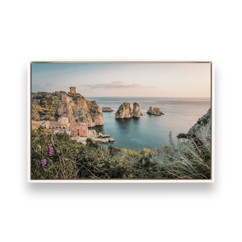 Impression sur toile Coastal Grandure, H 12,75 po x l 18,75 po x P 1,75 po, Cadre opaque blanc