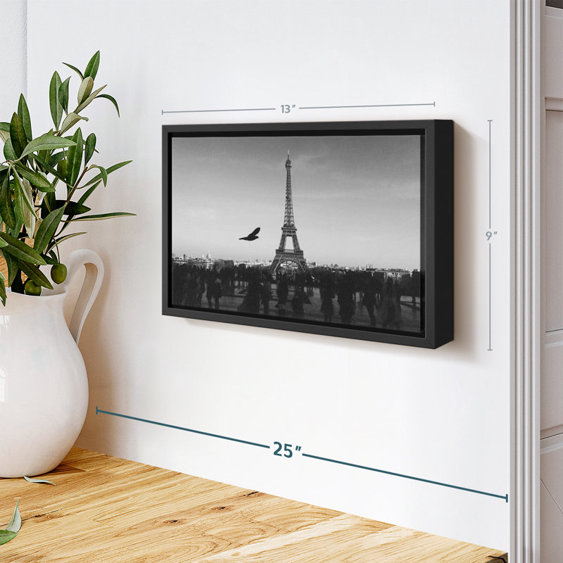 «Overcast Eiffel Tower Wall Art», H 9 po x l 13 po