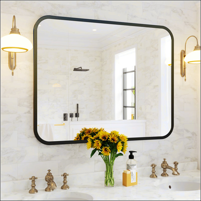 Élégant miroir mural de salle de bain avec des caractéristiques haut de gamme pour un espace élégant et fonctionnel
