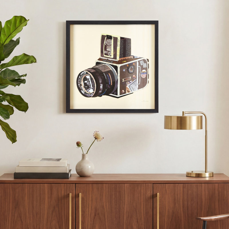 " SLR Camera " by Alex Zeng
