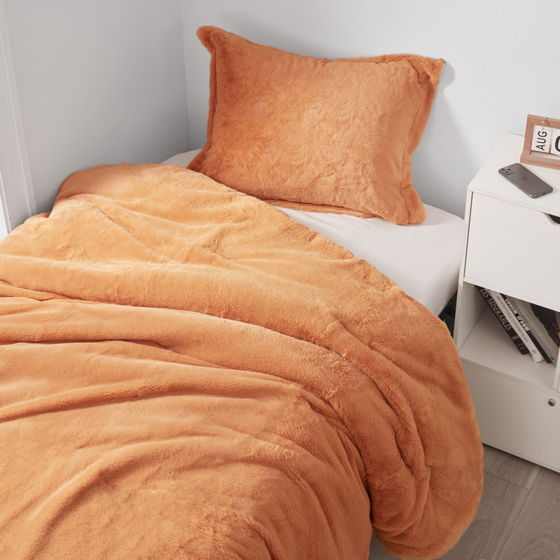 White Queen Faux Fur Oversized Comforter Set