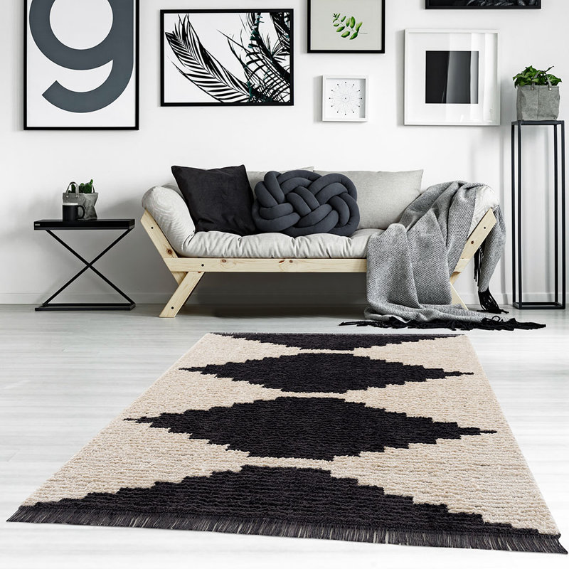 Tapis noir et ivoire moderne