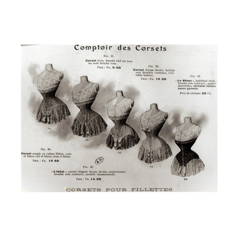Art français sur toile, corsets et sous-vêtements de l'école française C.1900, H 14 po x l 19 po