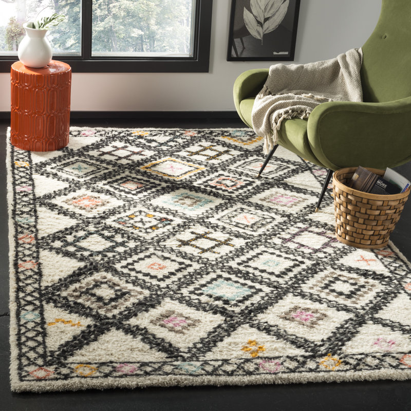 Jaynes Geometric Wool Hand Woven Area Rug, Rectangle 183 x 274 cm