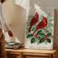 Toile, une paire de cardinaux rouges éclatants perchés sur un luxueux art mural vert-1521032147