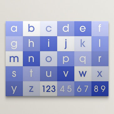«Alphabet» par Justin, art textuel en bleu, H 18 po x l 24 po x P 1,25 po, Toile