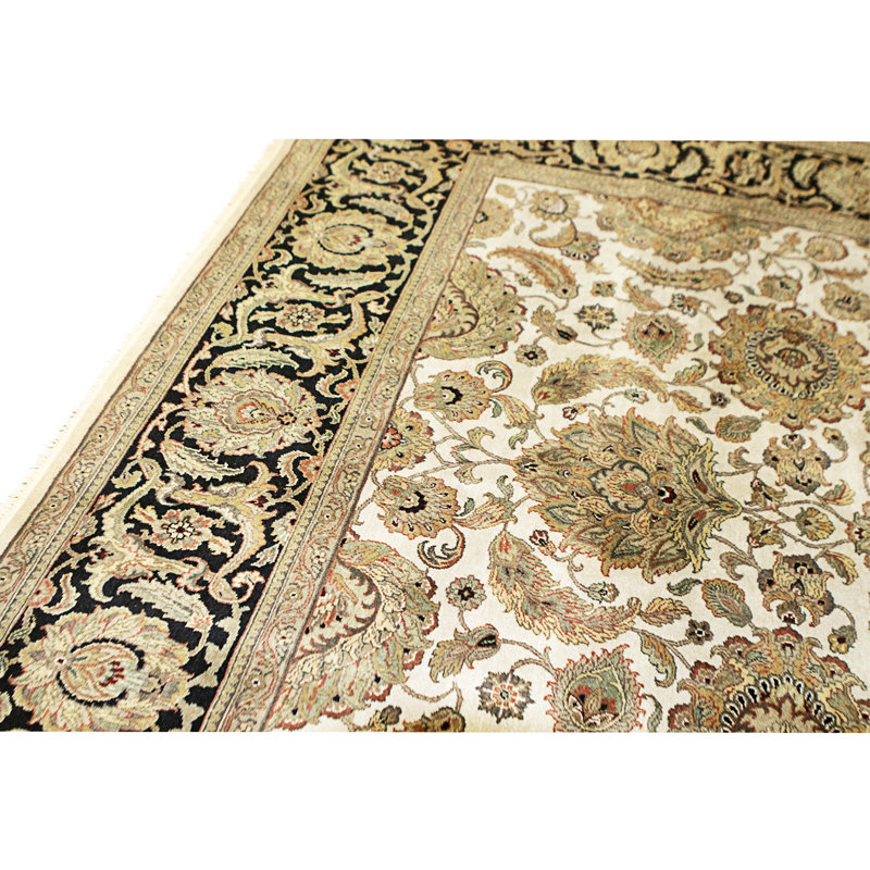 Hand Knotted Wool Area Rug in Ivory And Black