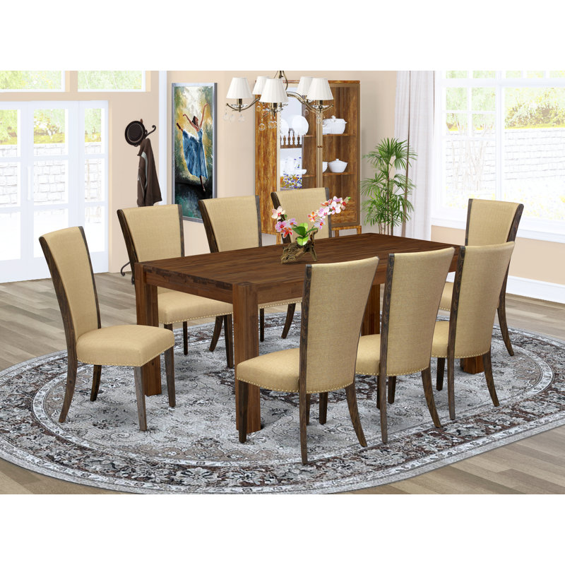 L'ensemble de table de salle à manger 9 pièces comprend une table de cuisine rectangulaire en bois rustique et 8 chaises de salle à manger Parson en tissu brun