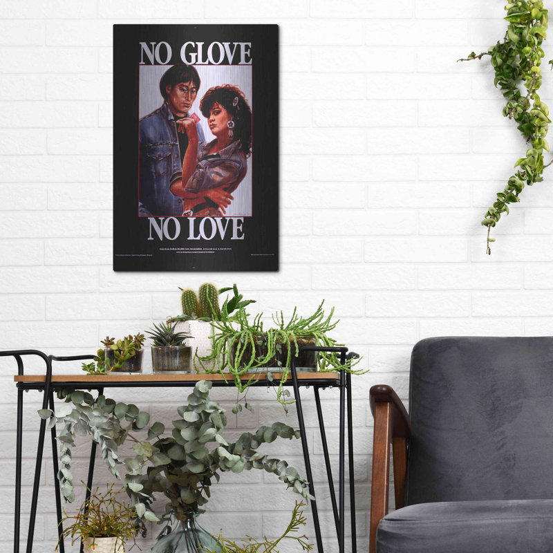 Art mural en métal luxueux «No Glove No Love» par Epic Portfolio, 24 po x 36 po, H 16 po x l 12 po