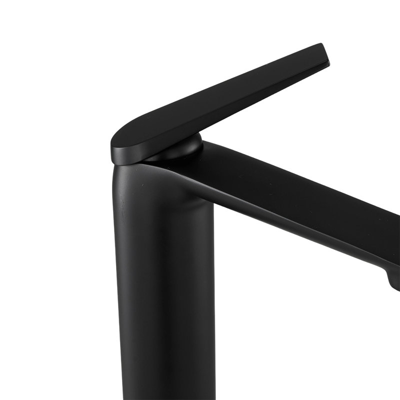 Metro Lane Kitchen Faucet