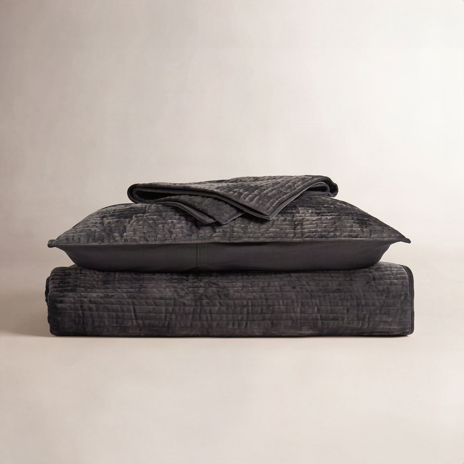Velvet Quilt Set, King, Washed Black