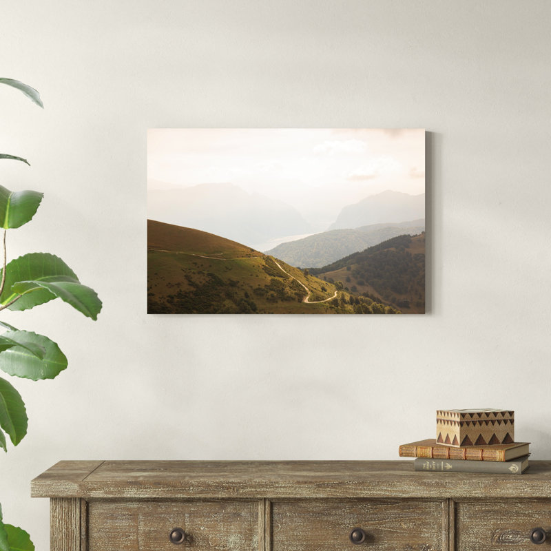 «The Pass» par Aledanda - photographie sur toile tendue, H 20 po x l 30 po