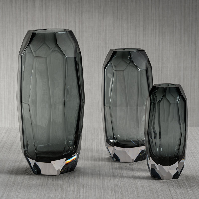 Vase de table en verre Kristanne, Gris fumée, H 14,75 po x l 7 po x P 7 po