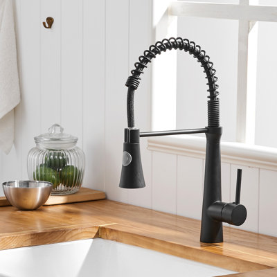 Robinet d'évier de cuisine noir moderne avec rétractable, structure de fuite, couche extérieure facile à nettoyer, température et débit d'eau réglables, solution d'installation rapide