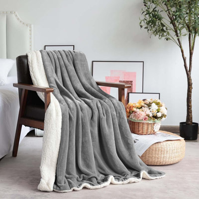Plush Sherpa Fleece Reversible Throw – Soft, Warm Blanket For Bed & Couch