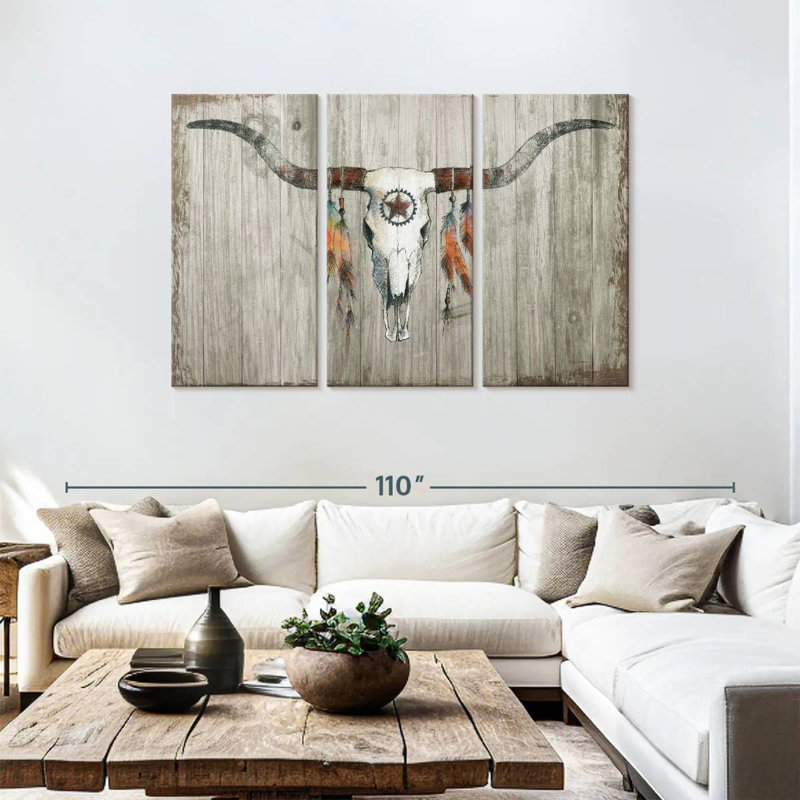 Khorn Longhorn sur bois gris foncé, H 48 po x l 74 po