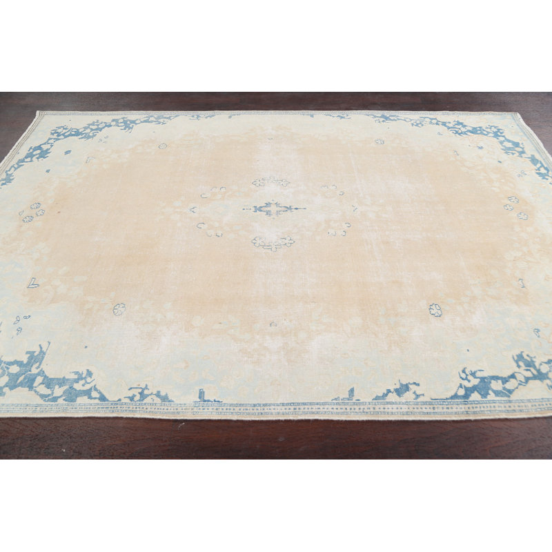 Tapis traditionnel discret 6x8