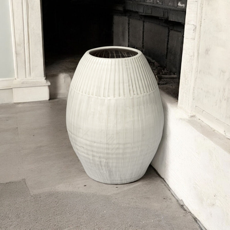 Vase de table 21,25 po Sinead, H 21,26 po x l 15,75 po x P 15,75 po