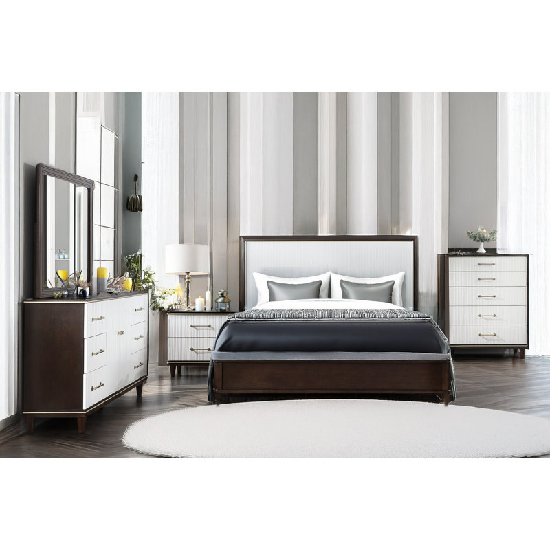 Bellina Espresso White Panel Bedroom Set, Grand, Cinq pièces : lit, table de chevet, commode, com