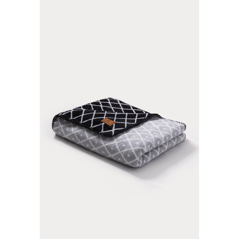 ENGINEERED GEO MIX Throw Blanket