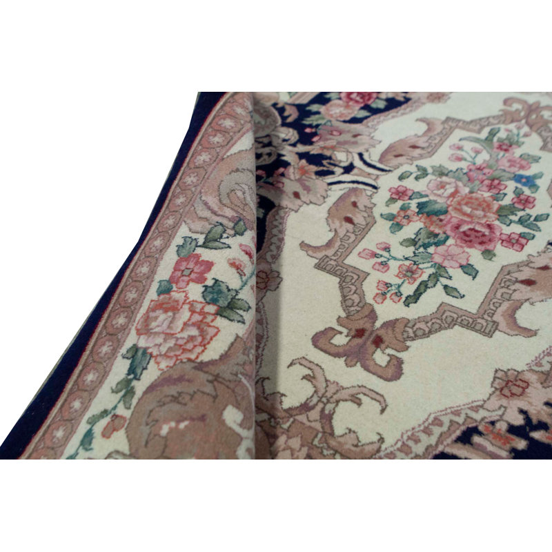 Taj Oriental Area Rug