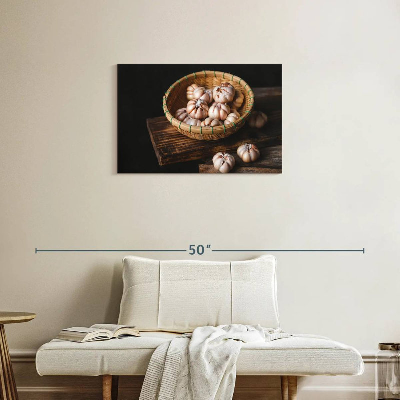 Yarlin Garlic, 20" H x 30" W